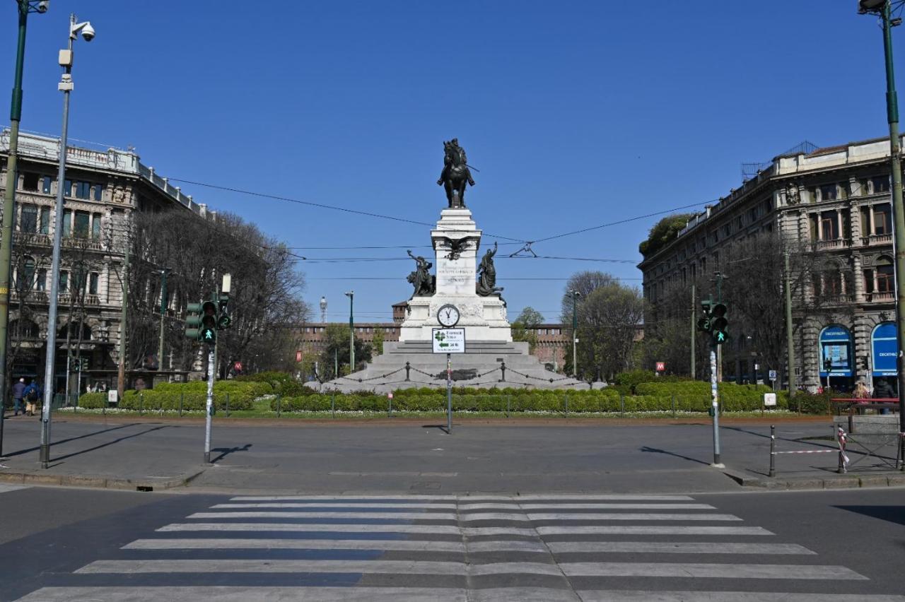 Appartamento Le Guglie In Piazza Castello - Centro Storico 밀라노 외부 사진